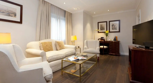 Люкс Hotel Praga