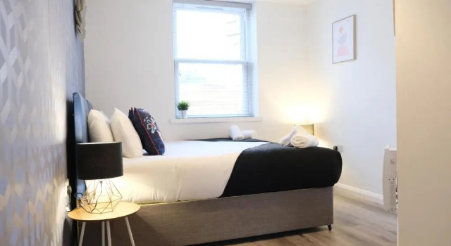 Beautiful Contractor&Family Apartment & Close to Bedford Hospital inc Free Parking