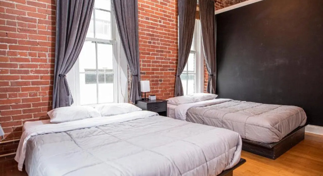 Апартаменты Georgia Street 4 Bedroom Condo Downtown!!