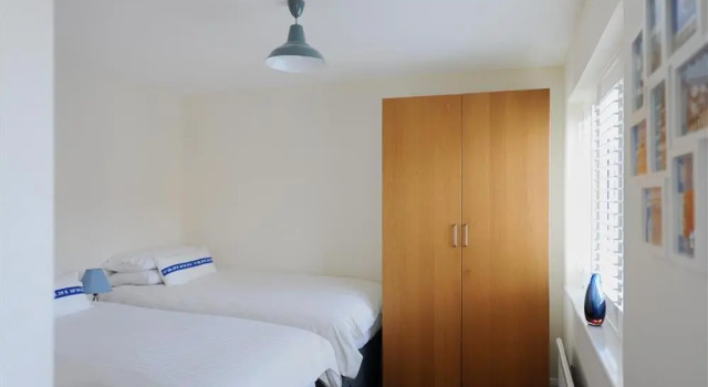 2 Studley Gardens, Забронировать Дом для отпуска Отели Лайм-Риджис с парковкой, рядом с Пляж Монмут, Парковка