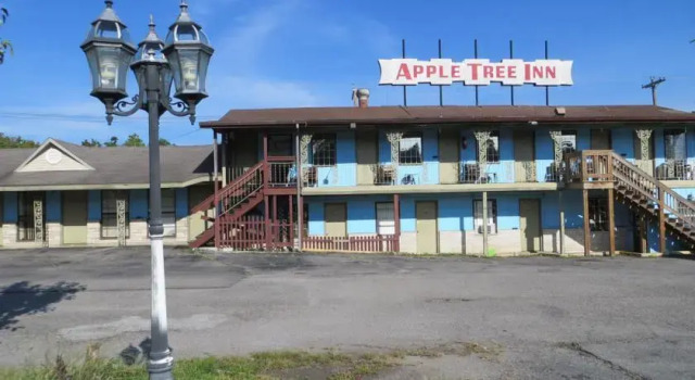 Apple Tree Inn, Book Hotel Murphysboro Illinois