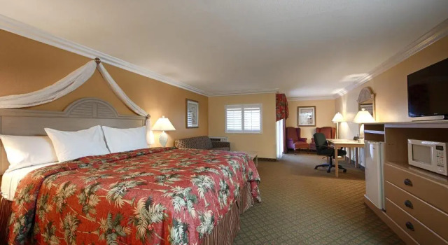 Номер Standard Best Western Harbour Inn & Suites Huntington - Sunset Beach