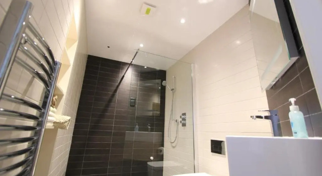 Апартаменты The Lawns Spa Apartment
