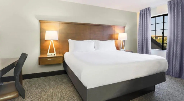 Люкс с 2 комнатами Staybridge Suites Reno Nevada by IHG