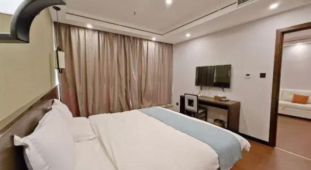 Люкс Business Huaxuan Hotel (Zuoquan Station Branch)