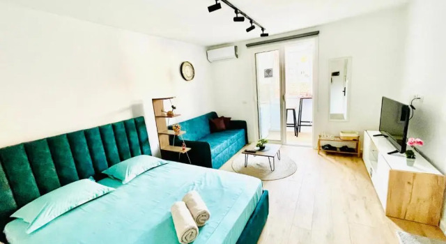 Студия Deluxe Central Studio Apartment 1, Tirana