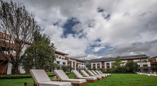 Libre Resorts Lijiang, Rezerwuj Hotel Lijiang Yunnan, w pobliżu Sifang Tingyin Square
