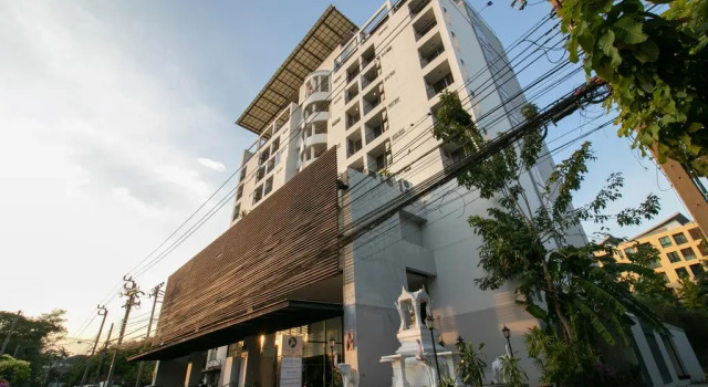 Lily Residence Executive Serviced Apartment, Rezervovat Hotel Hotely v Central Thailand s parkováním, Parkování