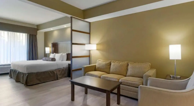 Люкс Best Western Plus Lacey Inn & Suites