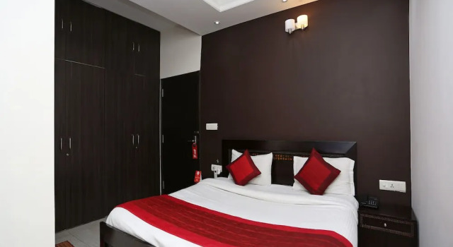 OYO 16410 Hotel Retreet