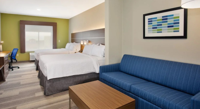 Четырёхместный люкс Holiday Inn Express Hotel and Suites Katy by IHG