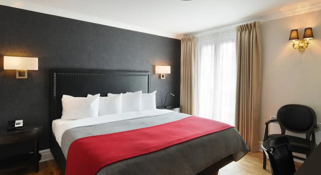 Двухместный номер Superior с балконом Hotel Bonaparte