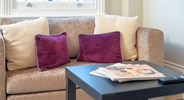 CAPITAL Sloane Street Studio with Balcony, Забронировать Отель Лондон Большой Лондон, рядом с Национальный музей армии