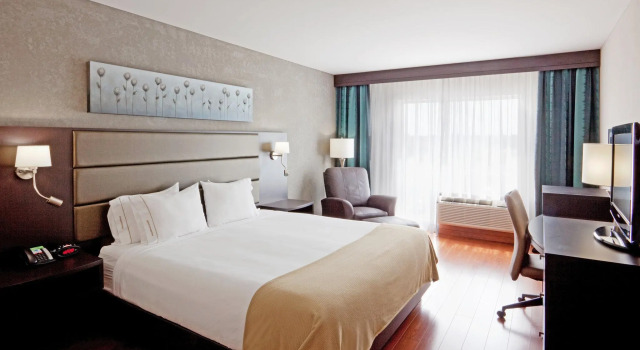 Двухместный номер Standard Holiday Inn Express Hotel & Suites Saint - Hyacinthe by IHG