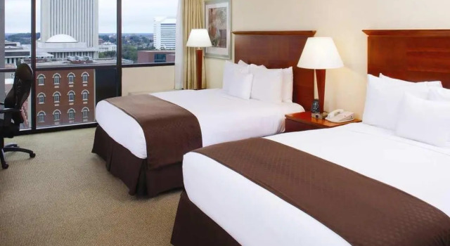 Четырёхместный номер Deluxe DoubleTree by Hilton Hotel Tallahassee
