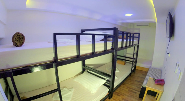 Кровать в общем номере November Hostel
