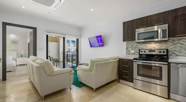 Fantastic 1BR Condo w Amazing Views Amenities, Varaa Hotelli Hotellit Palm Beach. pysäköinnillä, Pysäköinti