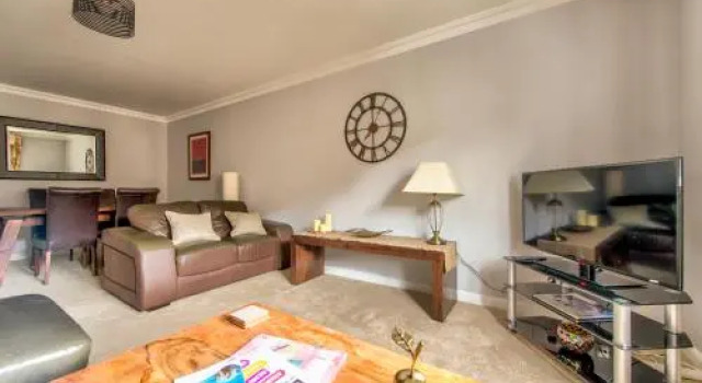 Gorgeous 3 bd City Centre Apt With Parking, Забронировать Отель Отели Эдинбурга 3 звезды, рядом с Central Library, 3*