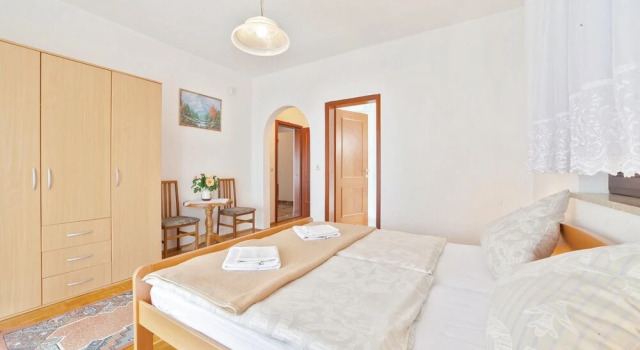 Stunning Home in Klenovica With Wifi and 3 Bedrooms, Rezerwuj Hotel Klenovica Kvarner