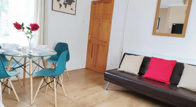 B-ham 20 mins, 10 Beds, M6 J10, Free Secure Onsite Parking, Забронировать Отель Уолсолл Уэст-Мидлендс, рядом с Walsall Healthcare NHS Trust