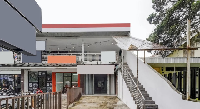 SPOT ON 94730 The Chatter Place Dipatiukur, Book Hotel Bandung Wetan 