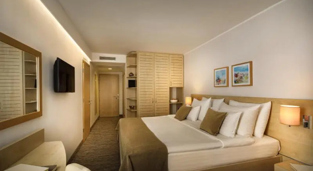Двухместный номер Superior с балконом и с частичным видом на море Valamar Parentino Hotel