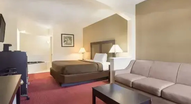 Люкс Suburban Studios Florence I-95