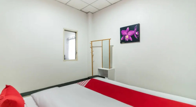 OYO 678 9's Born, Rezervovat Hotel Nikhom Phatthana Thajsko