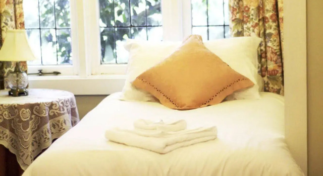 The Bundanoon Guest House, Book Guesthouse Bundanoon Southern Highlands