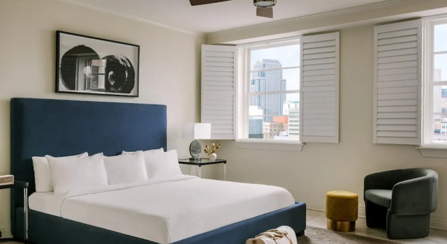 Deluxe Canal Street 2BR Suites by Sonder, Забронировать Отель Отели Нового Орлеана с бассейном, рядом с Armstrong Park, Бассейн