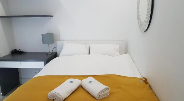 Апартаменты 1 on albert Studio Apartments