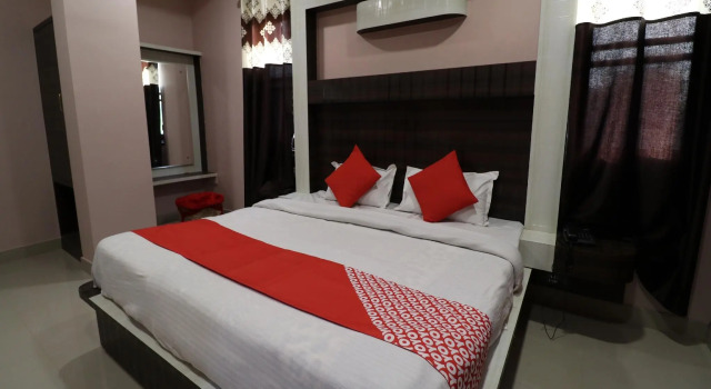 OYO 38202 Om Kripa Residency