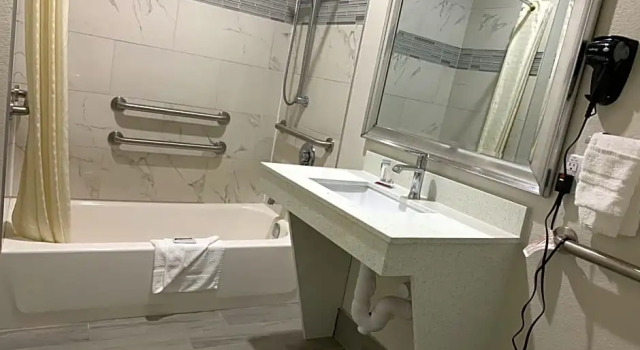 Номер Deluxe Scottish Inn & Suites - IAH Airport