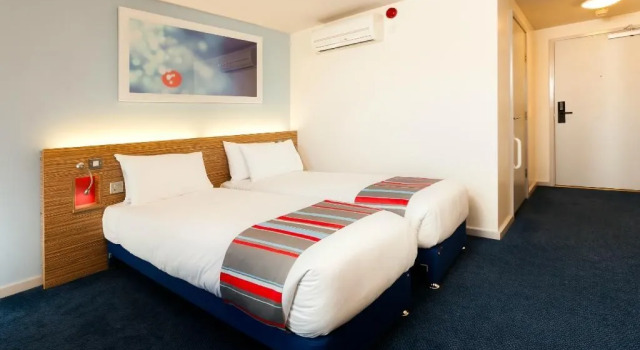 Travelodge London Central Euston Hotel, Забронировать Отель Отели Лондона с парковкой, рядом с Центр искусства The Dairy, Парковка