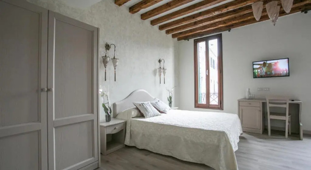 Трёхместный номер Standard с видом на город Guest House Ca dellAngelo