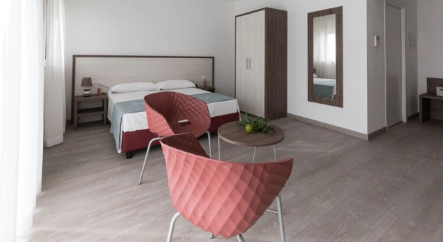 Residence Smeraldo, Prenota Appartamento Hotel a Lazio con parcheggio, Parcheggio