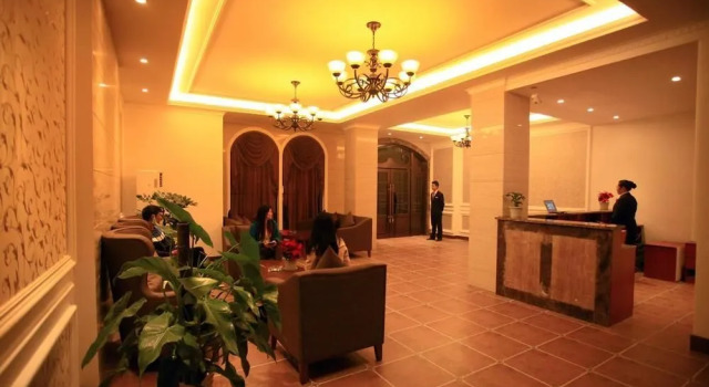 Theme Holiday Hotel, Prenota Hotel Hotel a Ngawa con parcheggio, Parcheggio