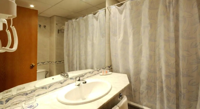 Трёхместный номер Standard с частичным видом на море Hotel Ramblamar