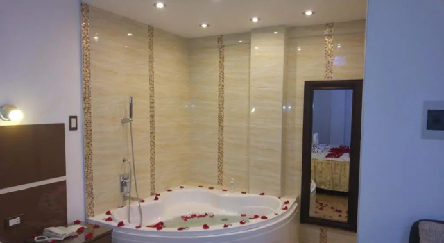 Suite Real Hotel Royal Inn