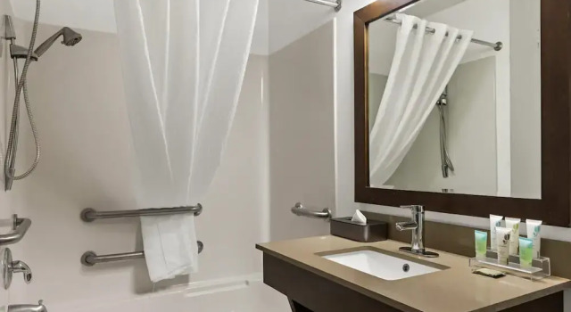 Люкс Country Inn & Suites by Radisson, Hinesville, GA