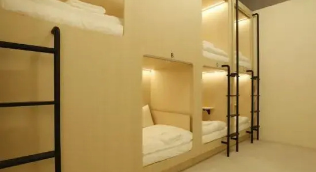 Кровать в общем номере (женский номер) Hi Cozy International Hostel East Nanjing Road & The Bund & 24h English Services