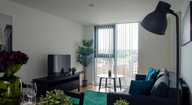 Sleeps up to 6, single beds available with perfect city centre location for work or leisure, Amazing city views!