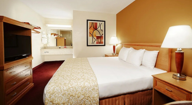 Номер Classic Whispering Hills Inn