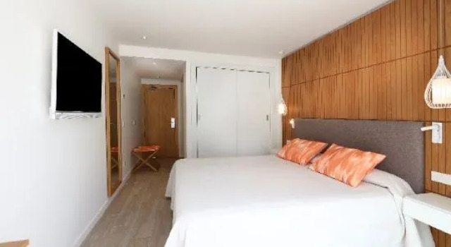 Двухместный номер с частичным видом на море Iberostar Waves Playa de Muro