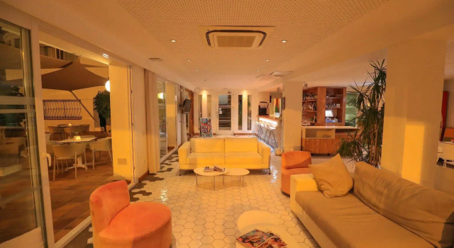 Es Mitjorn, Rezerwuj Hotel Hotele w Majorka z parkingiem, Parking