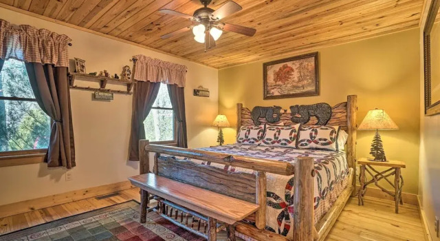Outdoor Adventure - Charming Cabin w/ Hot Tub