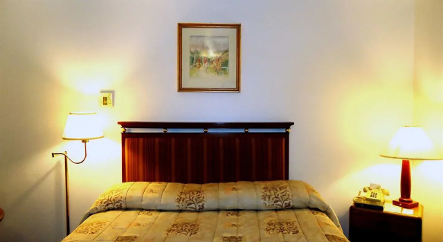 Maple Inn and Suites Los Banos, Забронировать Отель Лос-Банос штат Калифорния, рядом с San Luis National Wildlife Refuge