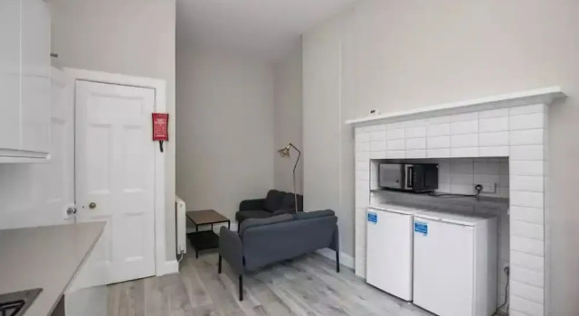 Апартаменты Spacious 3-Bedroom Flat in Charming Bruntsfield