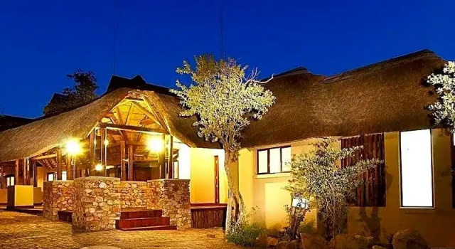 Mingwe Private Game Lodge, Prenota Hotel Rooiberg Limpopo