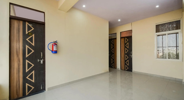 OYO Flagship 65384 Hotel Jaipur Crown, Забронировать Отель Отели штата Раджастхана 3 звезды, 3*
